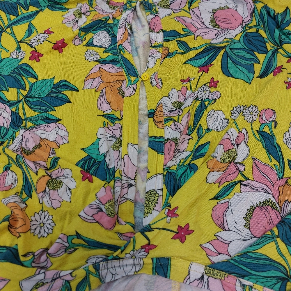 Free People tropical moving on top. - Picture 3 of 5